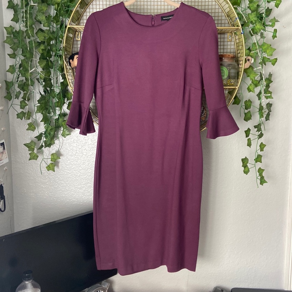 Banana Republic Beautiful purple dress size 6.
